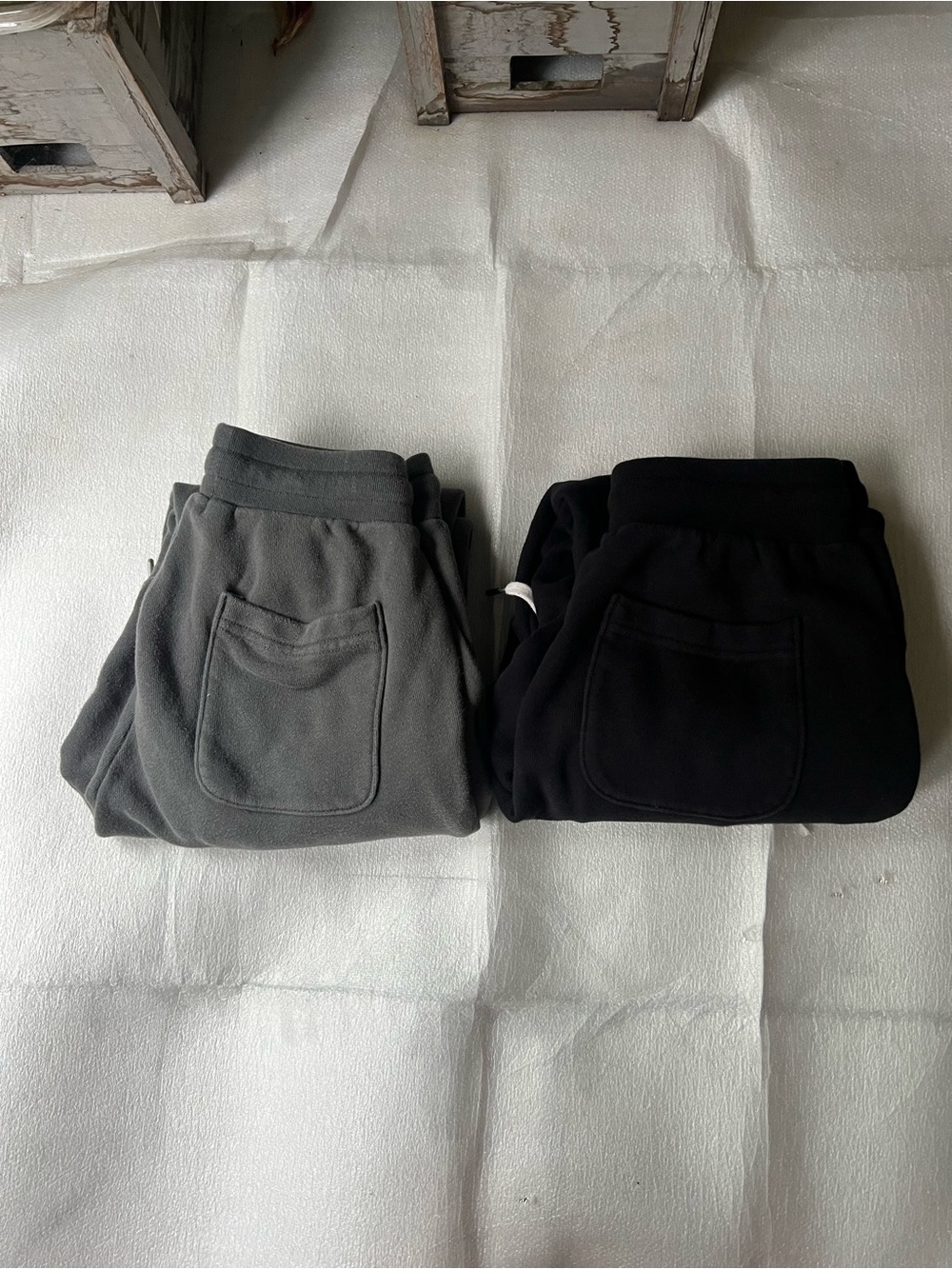 Lot of 2 John Elliott LA sweatpants - black and grey size 0